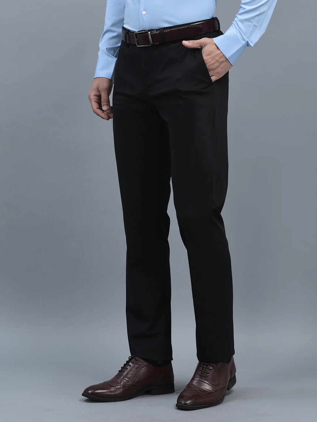 Men Regular Length Solid Pattern Smart Fit Knitted Formal Trouser