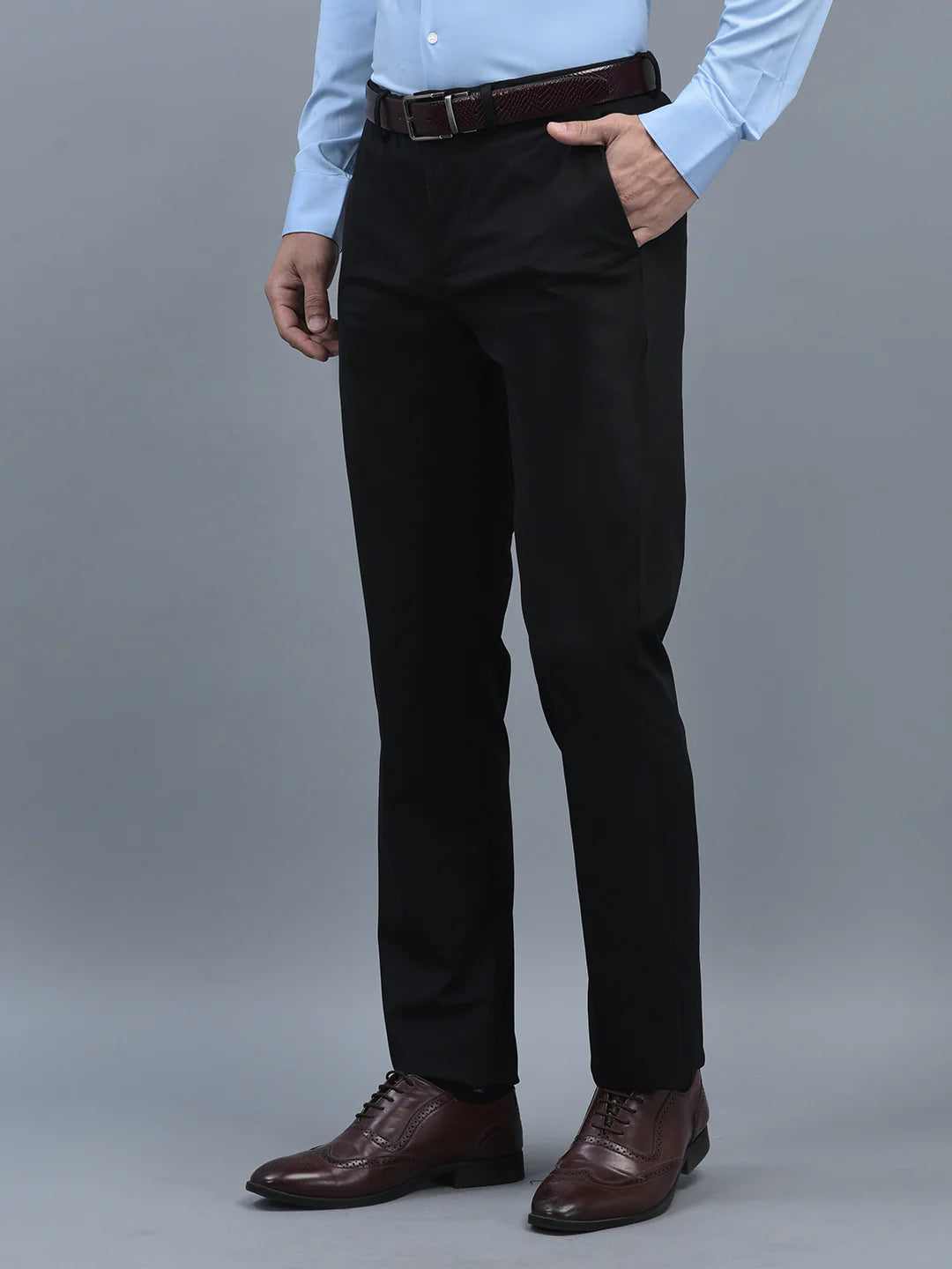 Men Regular Length Solid Pattern Smart Fit Knitted Formal Trouser
