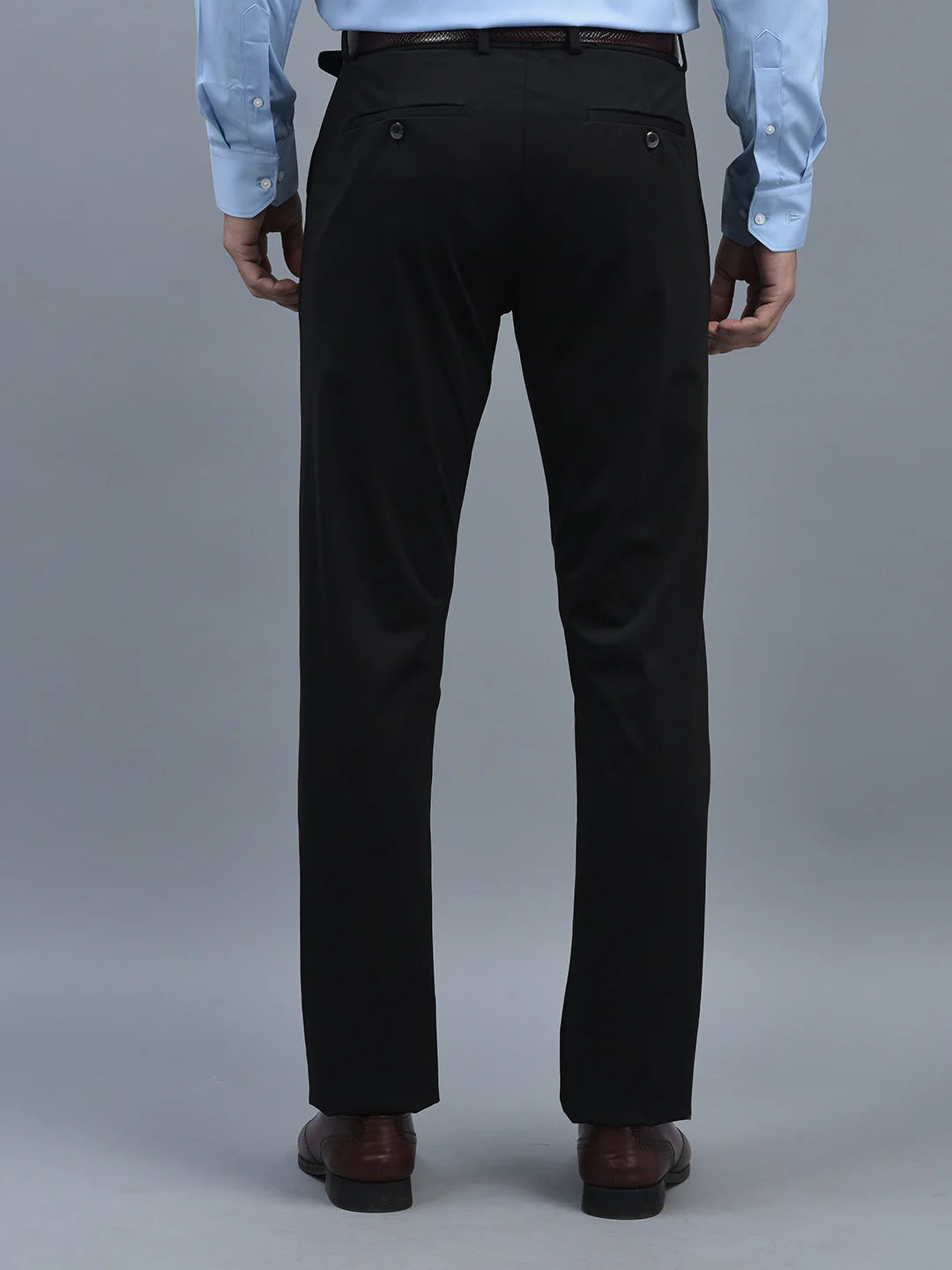 Men Regular Length Solid Pattern Smart Fit Knitted Formal Trouser